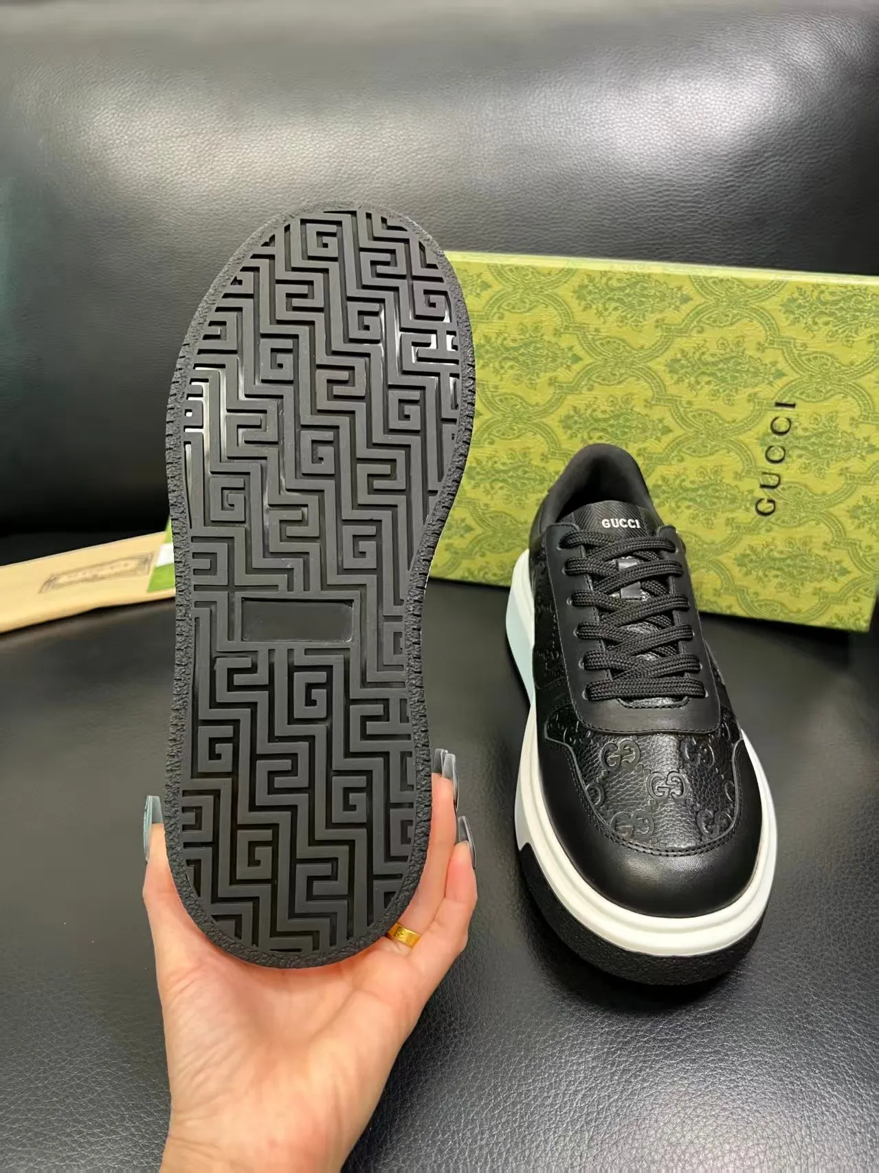 P460 new men's shoes GUCCI [Lightning] latest shoes are shipped. Original quality, fashionable, made of special materials, sheepskin lining, brand new packaging. The foot feels super comfortable and the workmanship is impeccable. Size: Male 38-45.